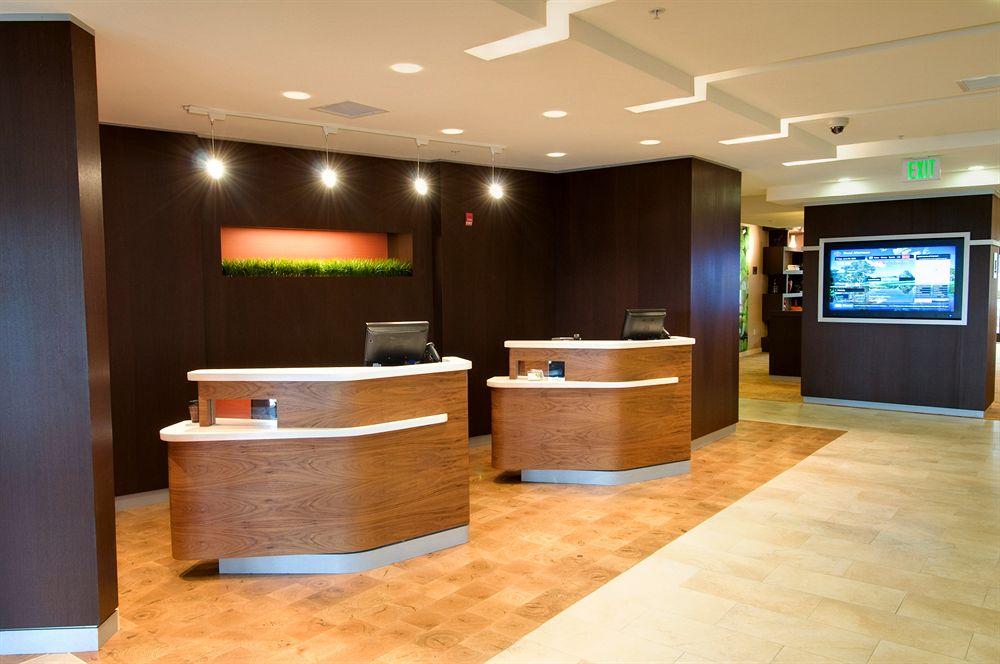 Courtyard By Marriott Waldorf Hotel Exterior foto