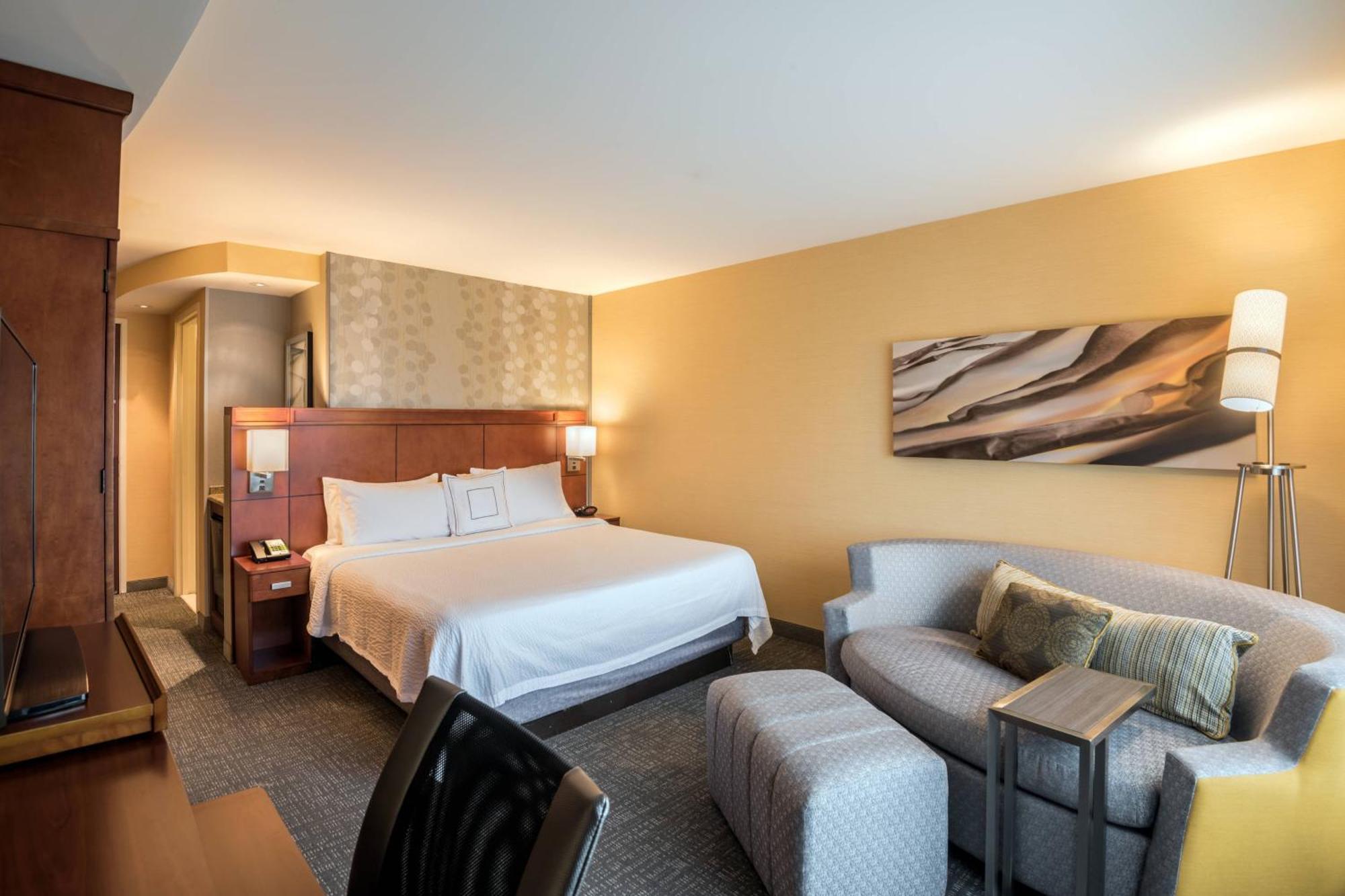 Courtyard By Marriott Waldorf Hotel Exterior foto