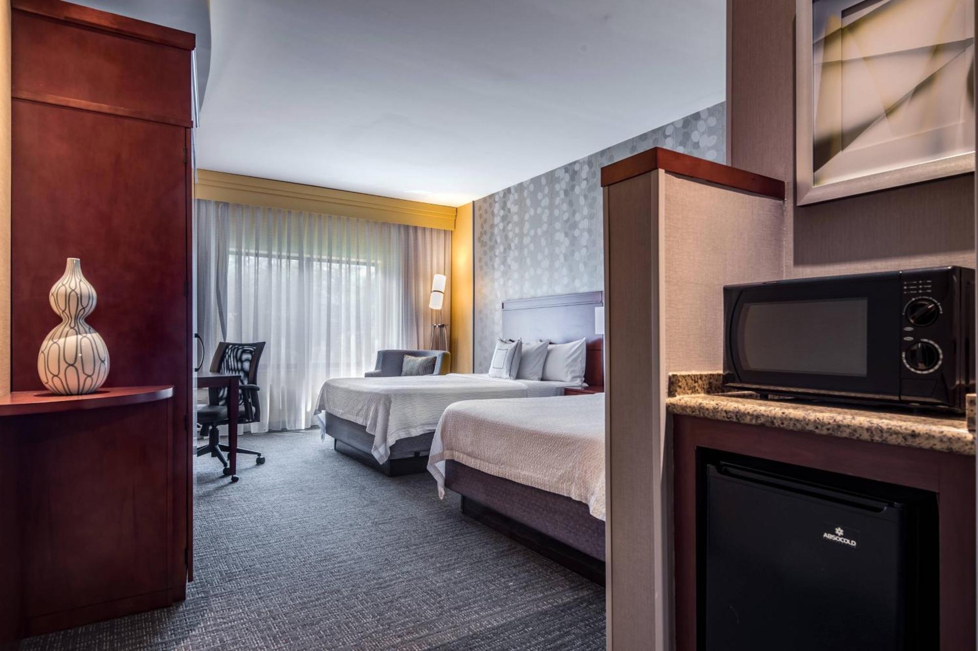 Courtyard By Marriott Waldorf Hotel Exterior foto