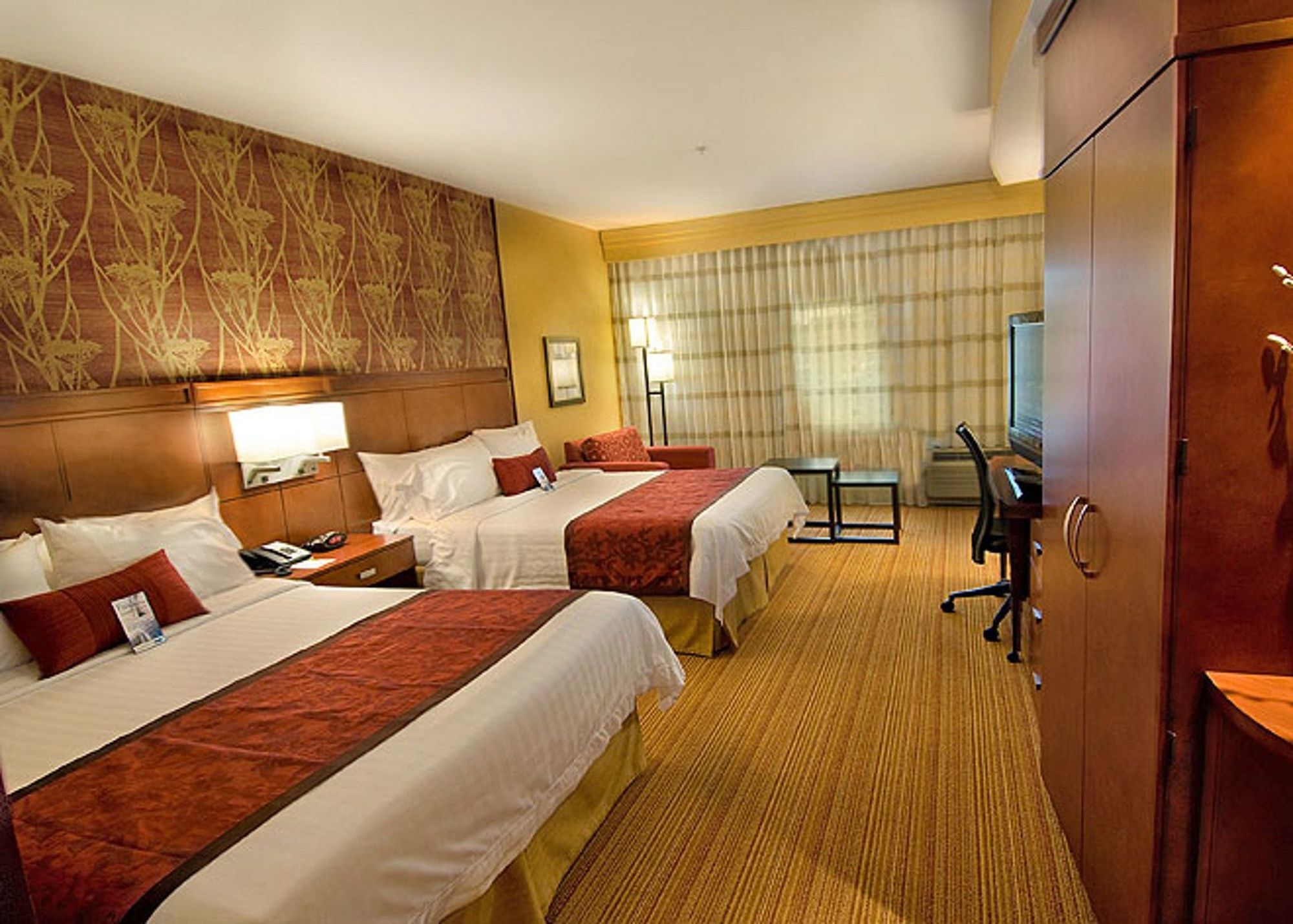 Courtyard By Marriott Waldorf Hotel Exterior foto