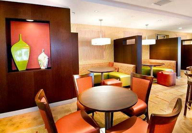 Courtyard By Marriott Waldorf Hotel Exterior foto