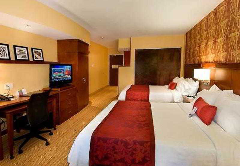 Courtyard By Marriott Waldorf Hotel Exterior foto
