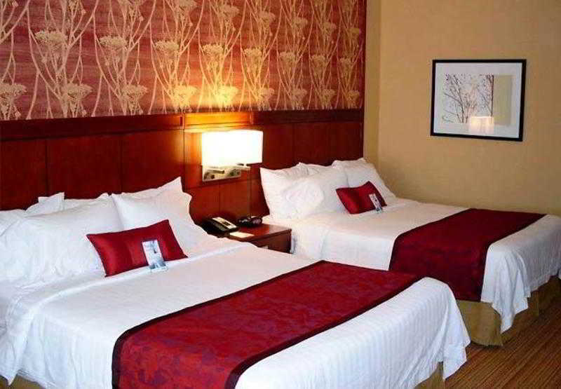 Courtyard By Marriott Waldorf Hotel Exterior foto