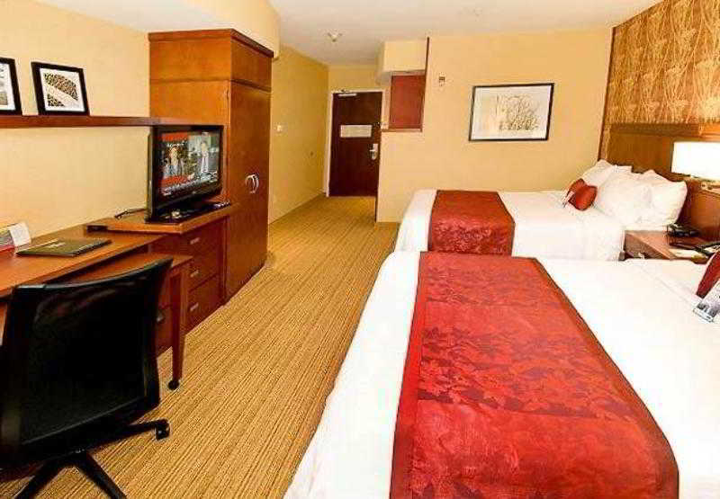 Courtyard By Marriott Waldorf Hotel Exterior foto